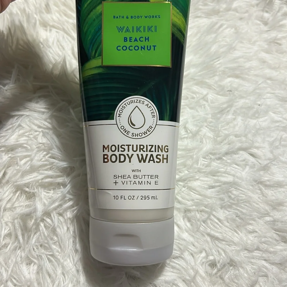 Bath & Body Works Waikiki Beach Coconut Moisturizing Body Wash NEW